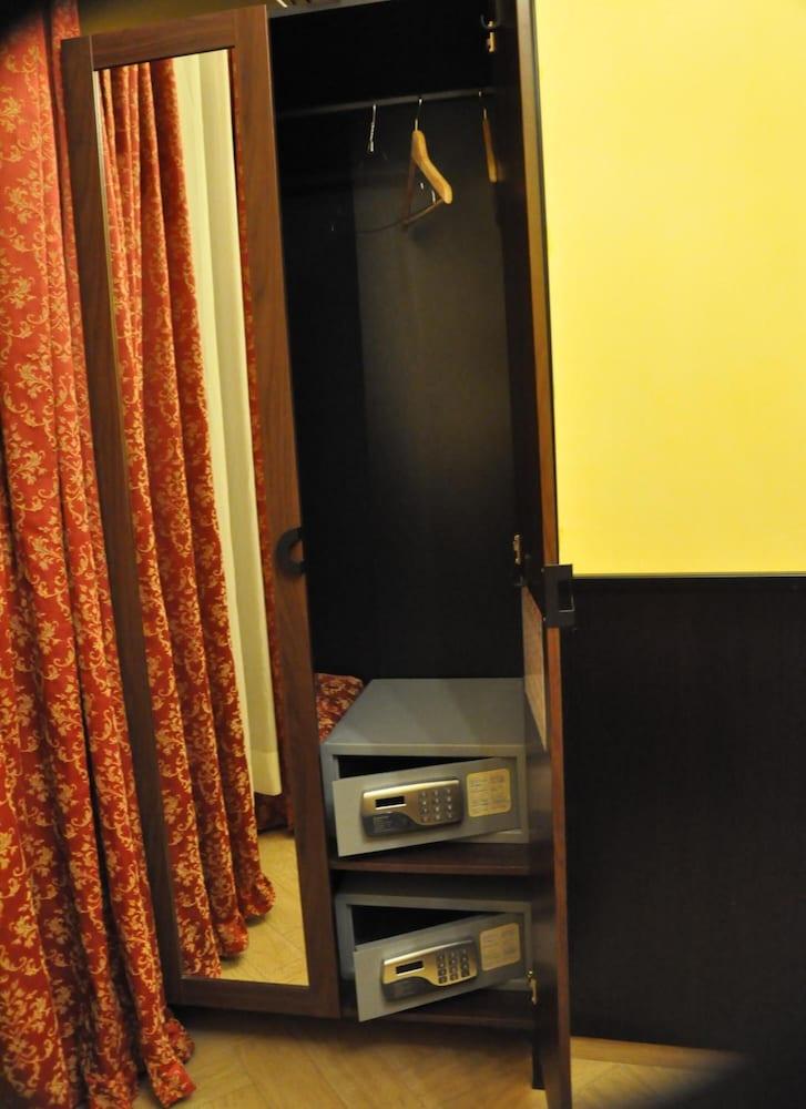 Funny Palace Hostel Ρώμη Εξωτερικό φωτογραφία