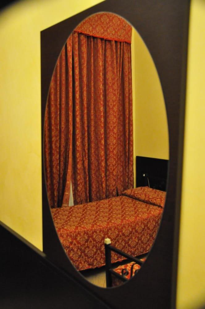 Funny Palace Hostel Ρώμη Εξωτερικό φωτογραφία